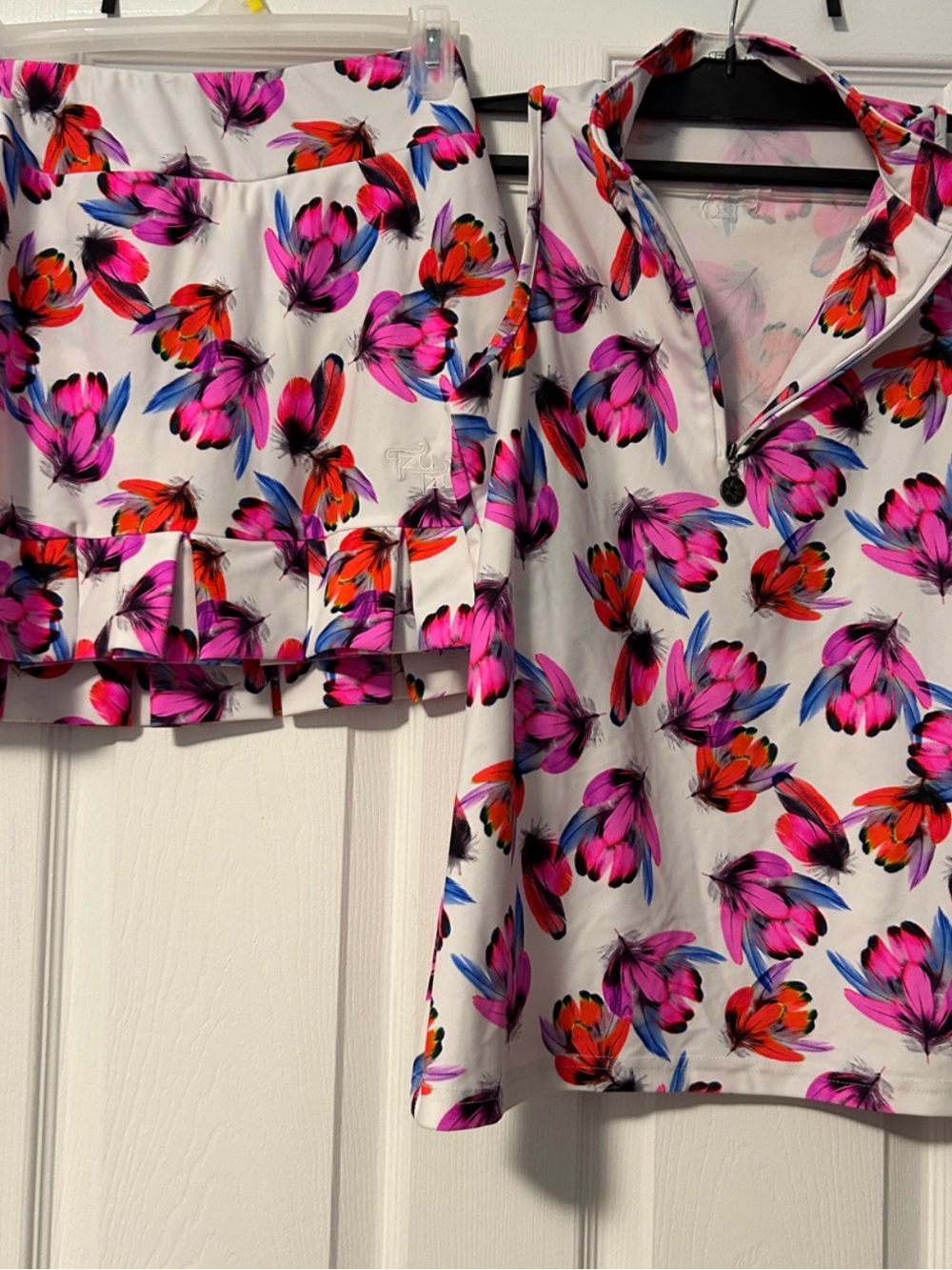 Tzu Tzu Vibrant Tank Top & Matching Skort White with Pink & Orange Blooms